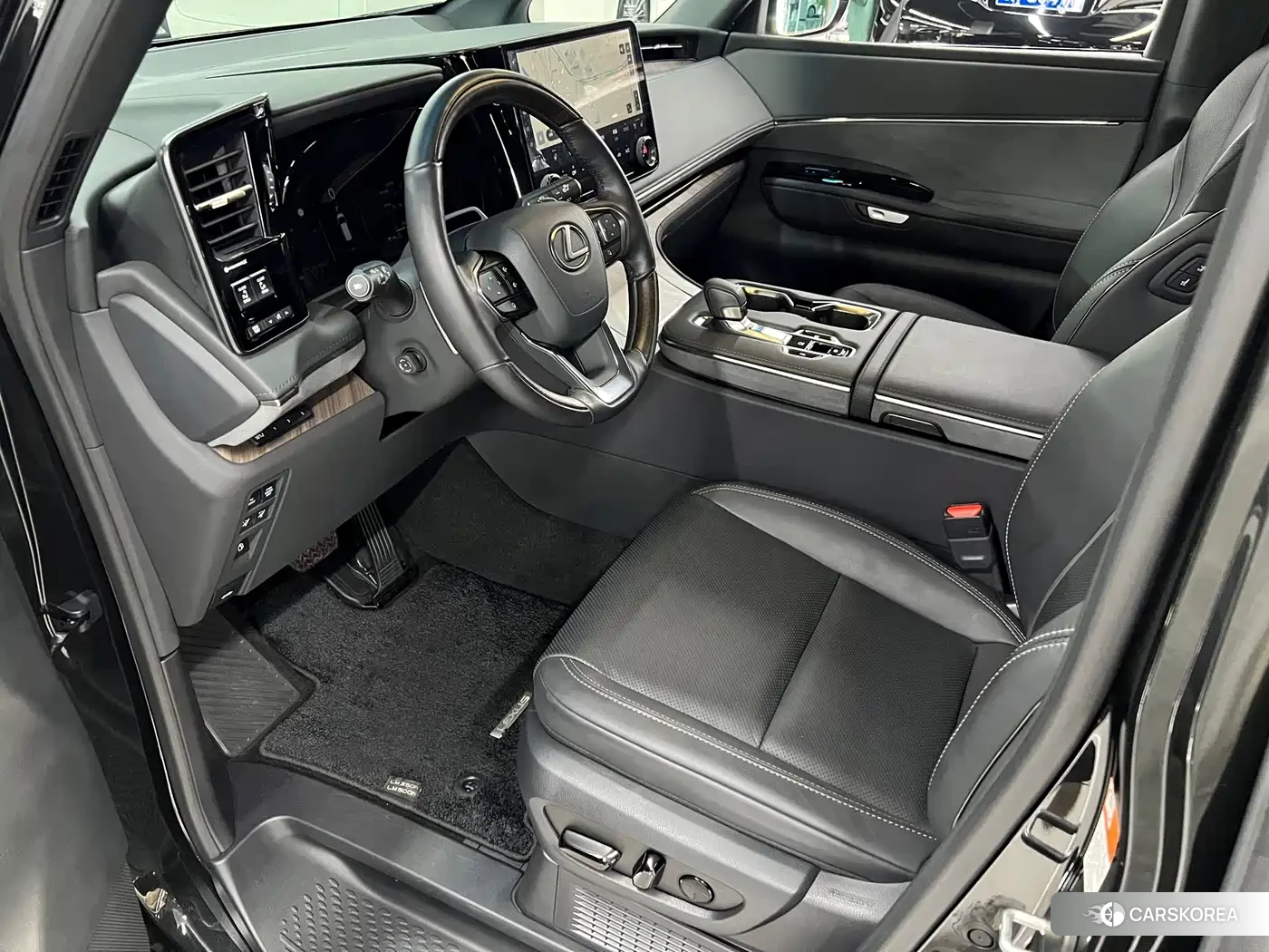 Lexus LM id 4664431 из Китая 24