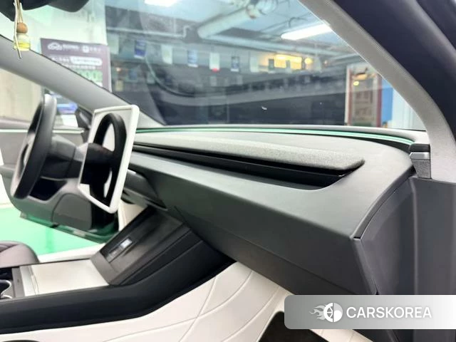 Tesla Model 3 id 4213792 из Китая 18