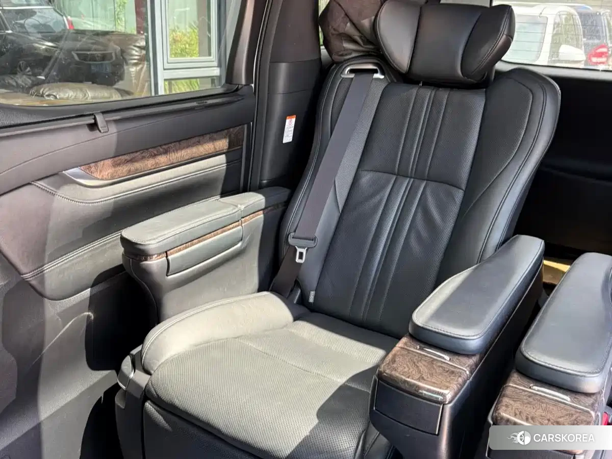 Toyota Elfa id 4679886 из Китая 21