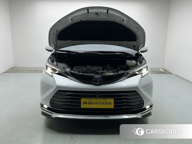 Toyota Saina id 4272875 из Китая 17
