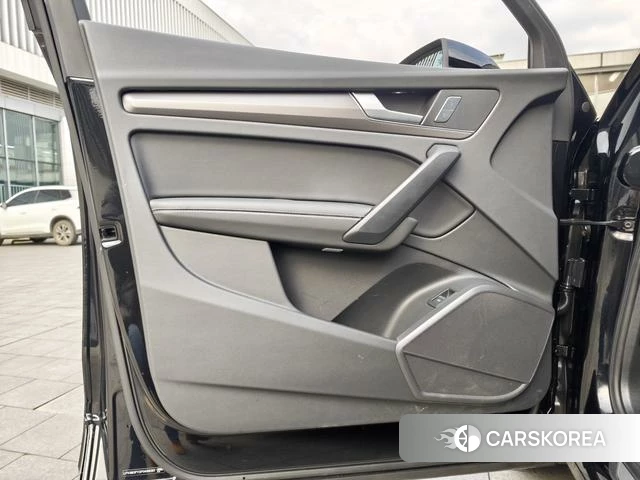 Audi Q5L id 3939262 из Китая 16