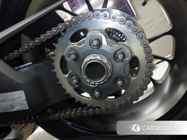 Проданный Ducati STREETFIGHTER V4 S id 4006074 из Японии, фото 10