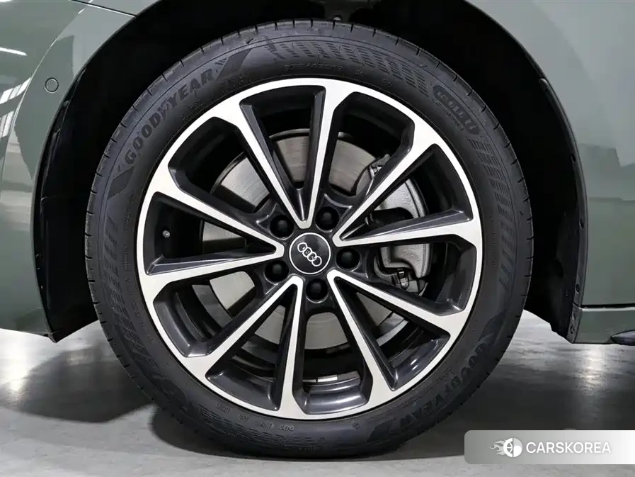 Audi A5L id 4674506 из Китая 20