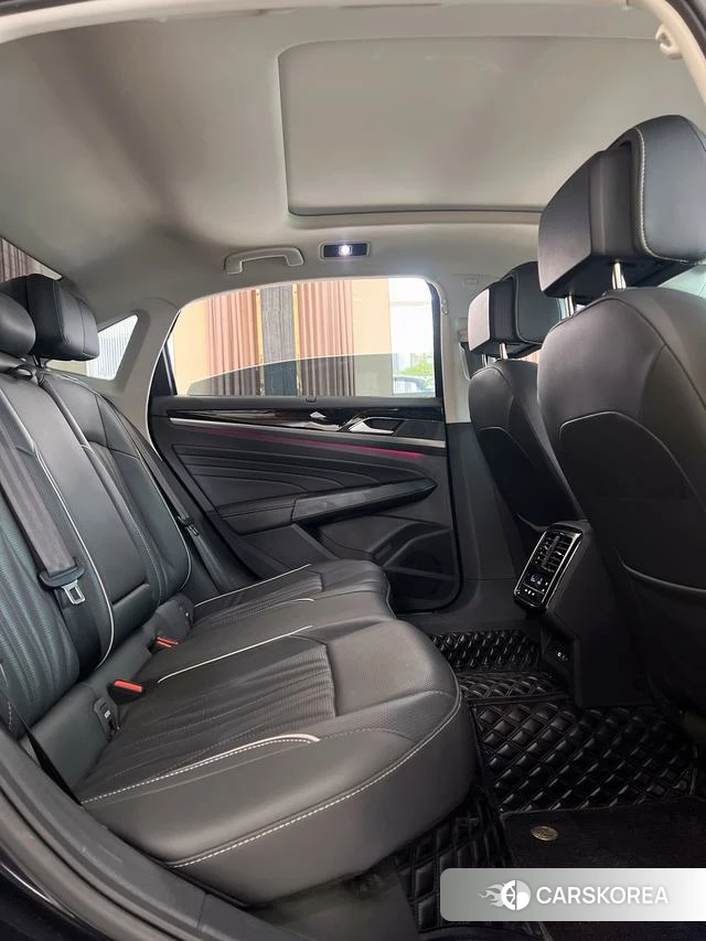 Volkswagen Passat PHEV id 4290695 из Китая 25