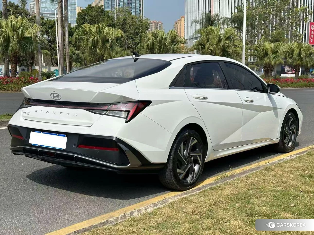 Hyundai Elantra id 4440677 из Китая 9