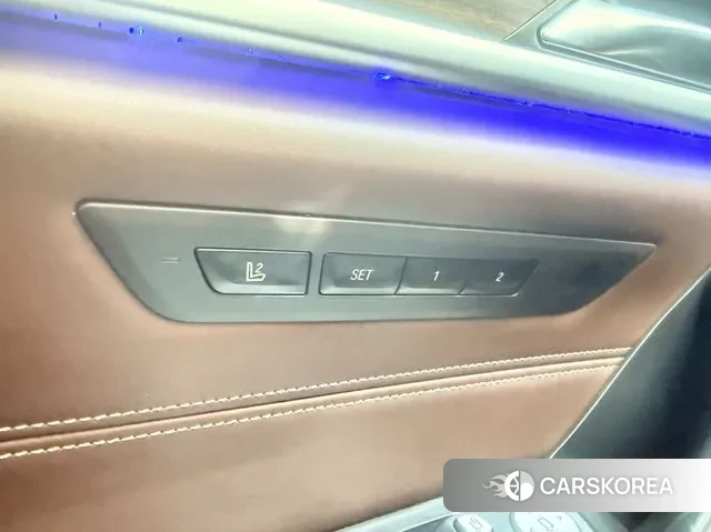 BMW 5 Series (G30) id 3449373 из Кореи 9