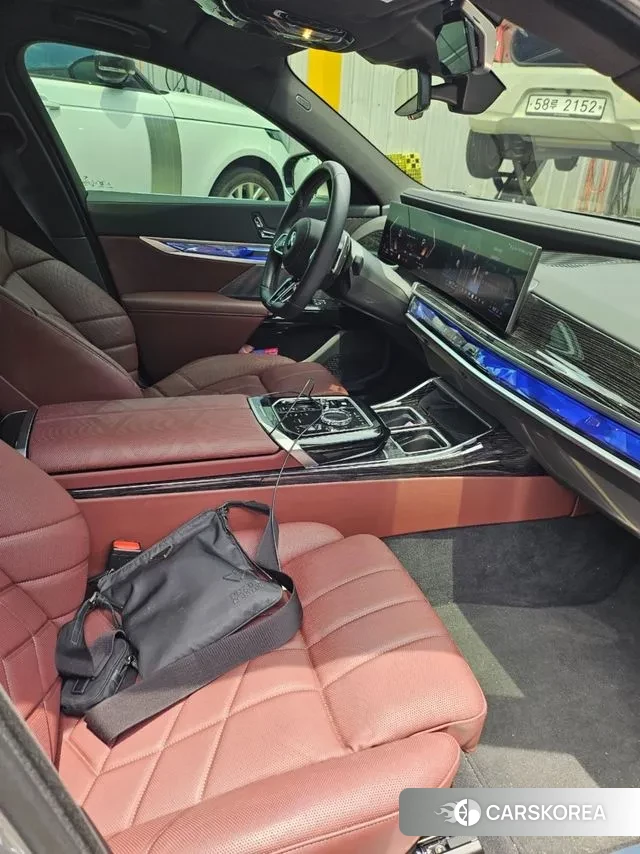 BMW 7 Series (G70) id 3365337 из Кореи 14