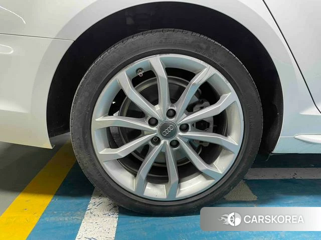 Audi A4L id 3902164 из Китая 14