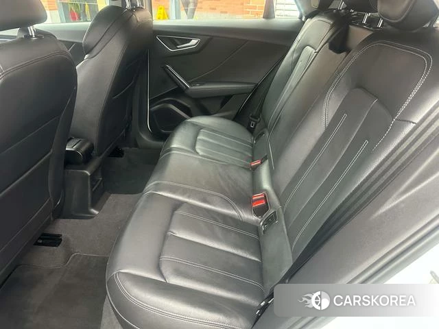 Audi Q2L id 4259468 из Китая 17