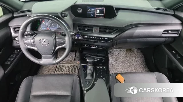 Lexus UX250h id 3556688 из Кореи 17