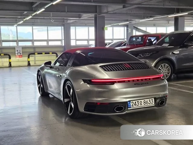 Porsche 911(992) id 2959619 из Кореи 17