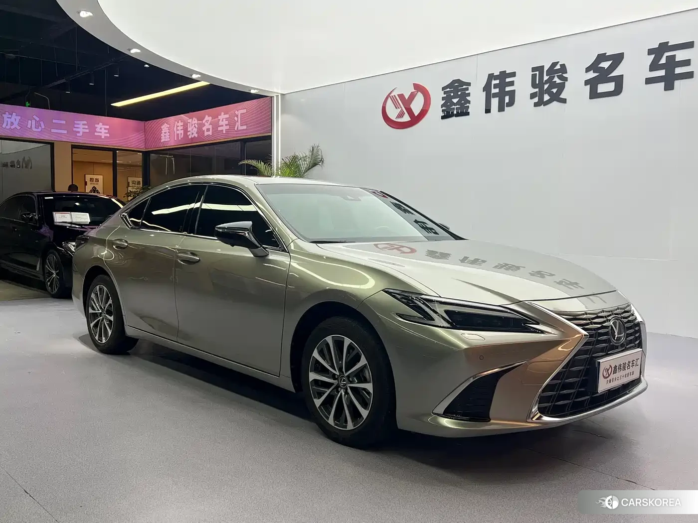 Lexus ES id 4546115 из Китая 14