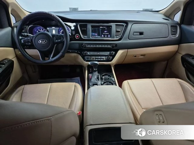 Kia The New Carnival id 4536354 из Кореи 16
