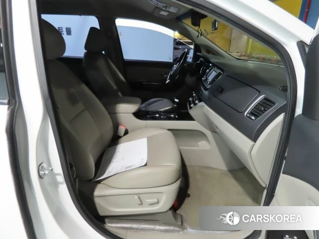 Kia The New Carnival id 4188243 из Кореи 17