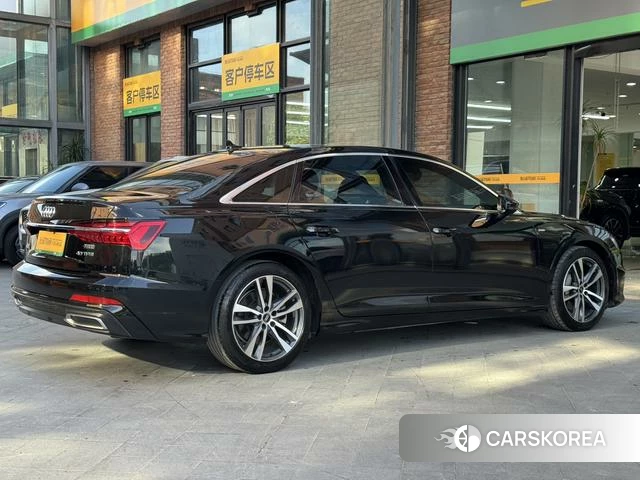 Audi A6L id 4297900 из Китая 16