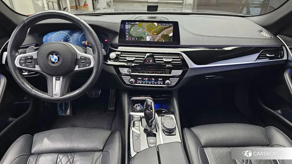 BMW 5 Series (G30) id 1989537 из Кореи 17