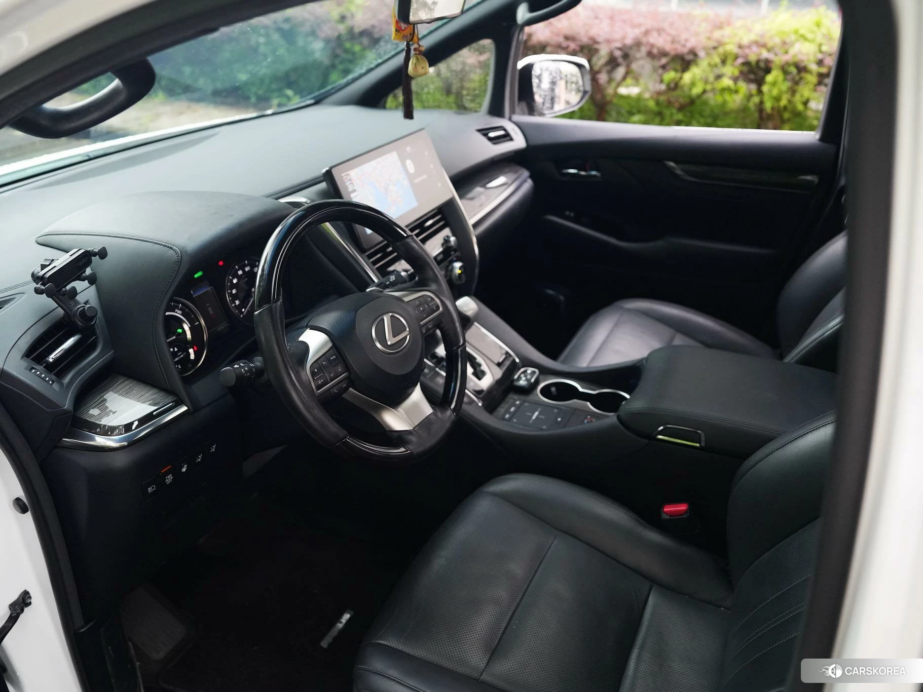 Lexus LM id 4467717 из Китая 10