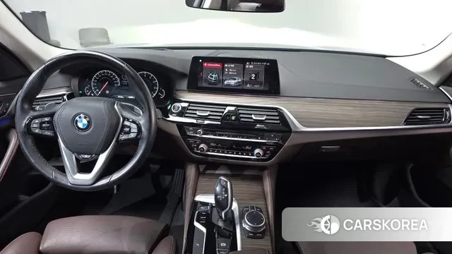 BMW 5 Series (G30) id 3464546 из Кореи 17