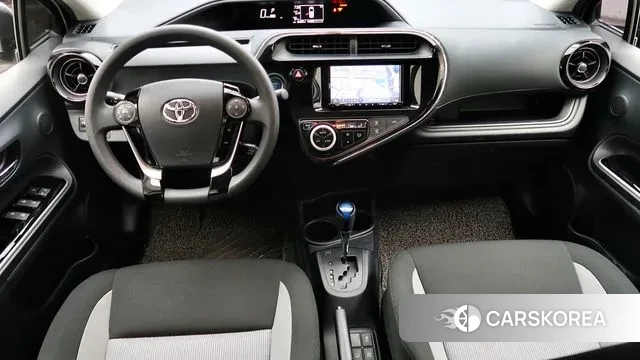 Toyota Prius C id 3742640 из Кореи 17