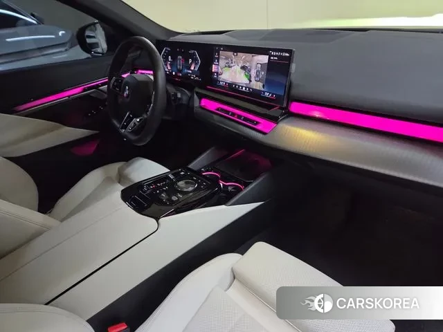 BMW 5 Series (G60) id 3599409 из Кореи 7