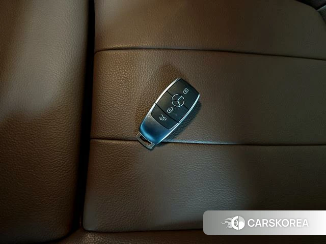 Mercedes-Benz GLB id 4271224 из Китая 17