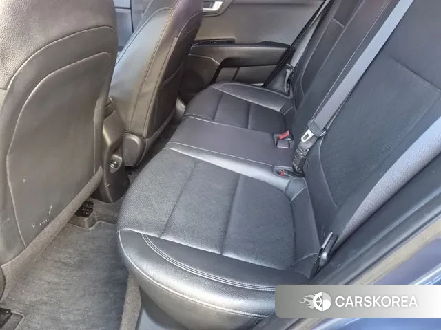 Kia Stonic id 3661994 из Кореи 11