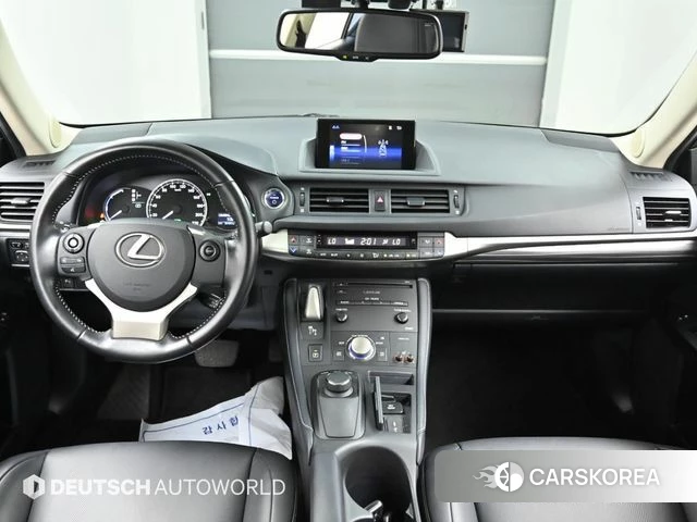 Lexus CT200h id 4626412 из Кореи 17