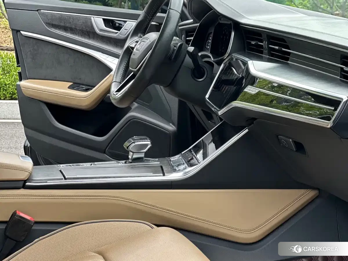 Audi A6L id 4600871 из Китая 14
