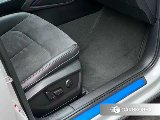 Audi Q2L id 4213979 из Китая 24