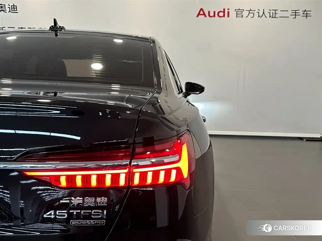 Audi A6L id 4679916 из Китая 13