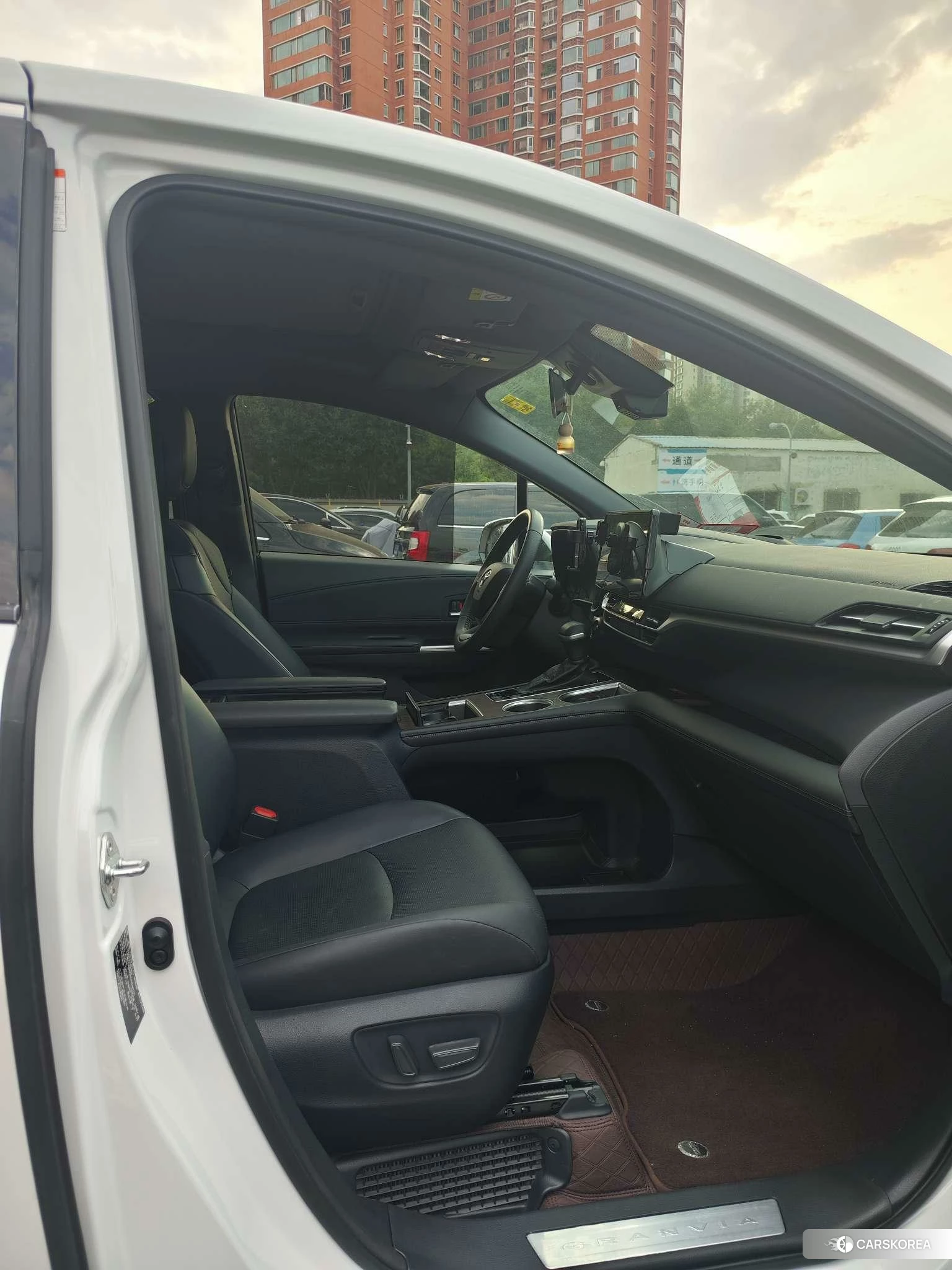 Toyota Granvia id 4513576 из Китая 16