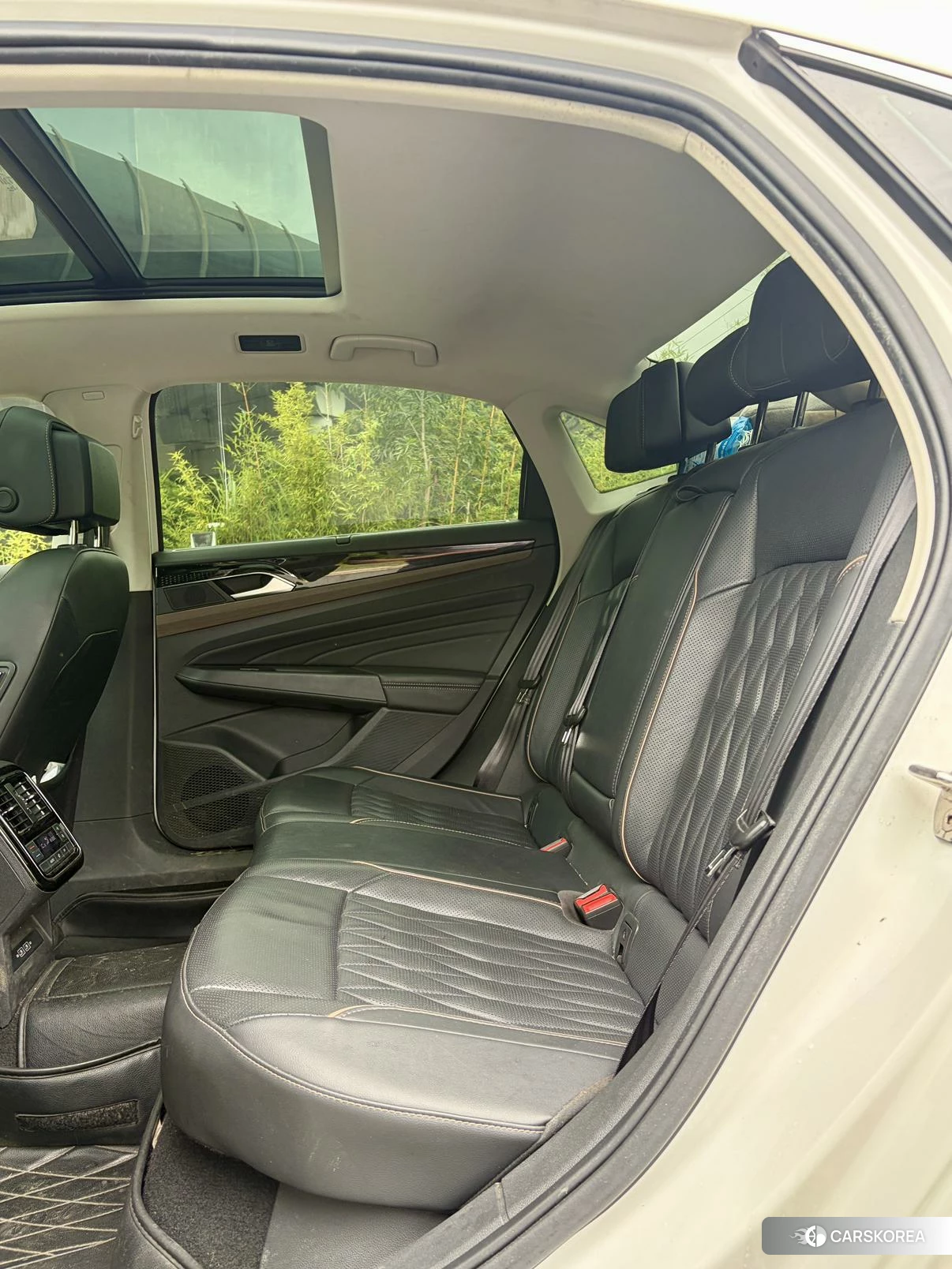Volkswagen Passat PHEV id 4467410 из Китая 8