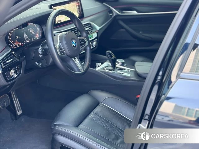 BMW 5 Series (G30) id 3811778 из Кореи 8