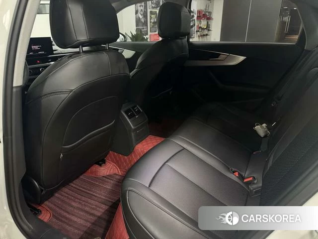 Audi A4L id 4290183 из Китая 9