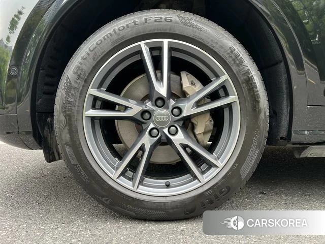 Audi Q5L id 4275627 из Китая 15