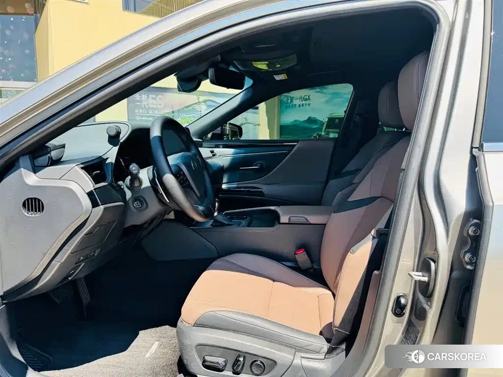 Lexus ES id 4679661 из Китая 8