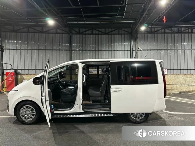 Hyundai Staria id 4414372 из Кореи 15