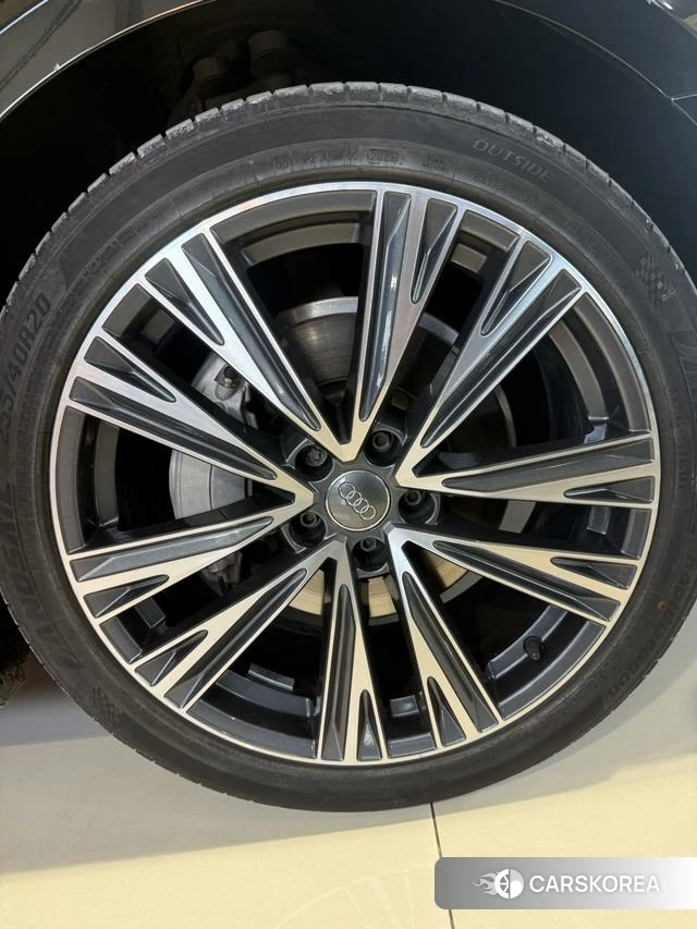 Audi A6L id 4275651 из Китая 18