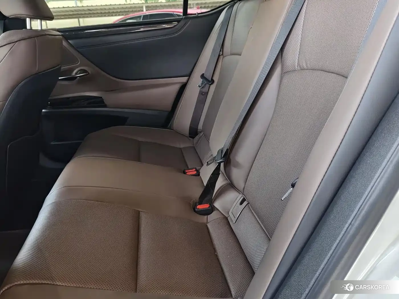 Lexus ES id 4669411 из Китая 19