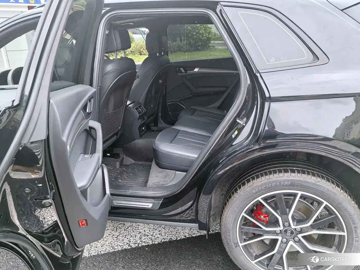 Audi Q5L id 4545718 из Китая 12