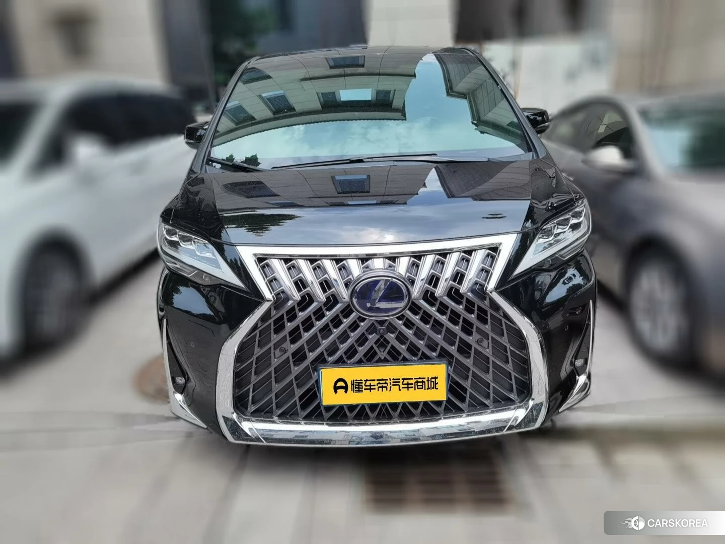 Lexus LM id 4468166 из Китая 18