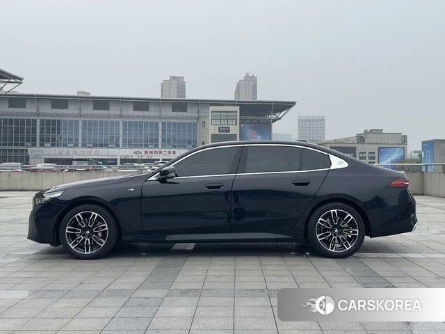 BMW 5 series id 4277557 из Китая 35