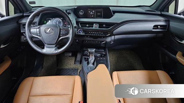 Lexus UX250h id 3885389 из Кореи 17