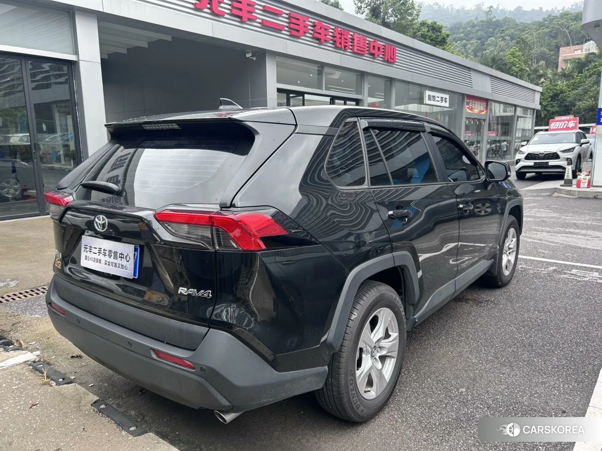Toyota RAV4 id 4515034 из Китая 8