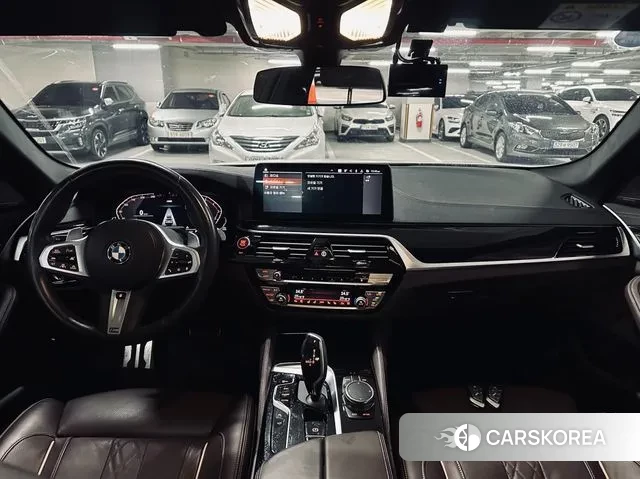 BMW 5 Series (G30) id 3620348 из Кореи 17