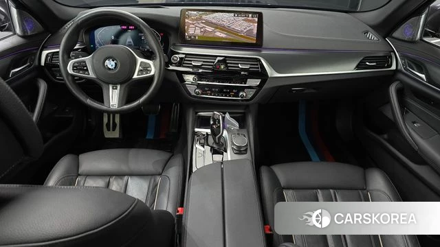 BMW 5 Series (G30) id 3839067 из Кореи 17