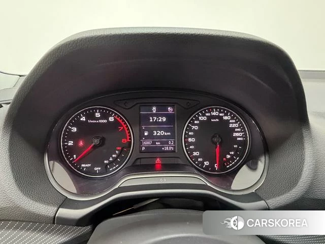 Audi Q2L id 3856032 из Китая 13