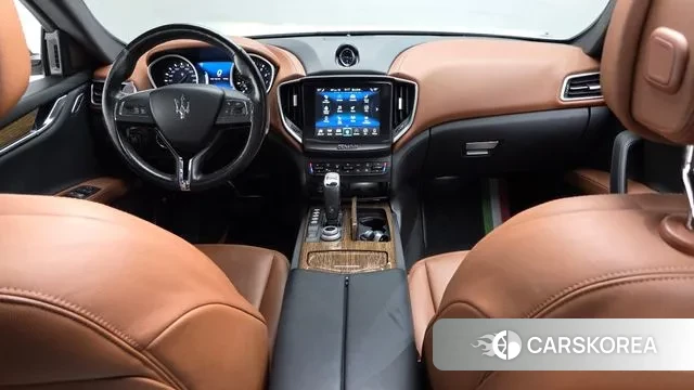 Maserati Ghibli id 3085115 из Кореи 17