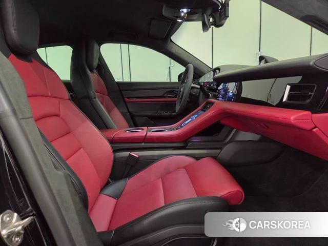 Porsche Taycan id 3882719 из Кореи 9