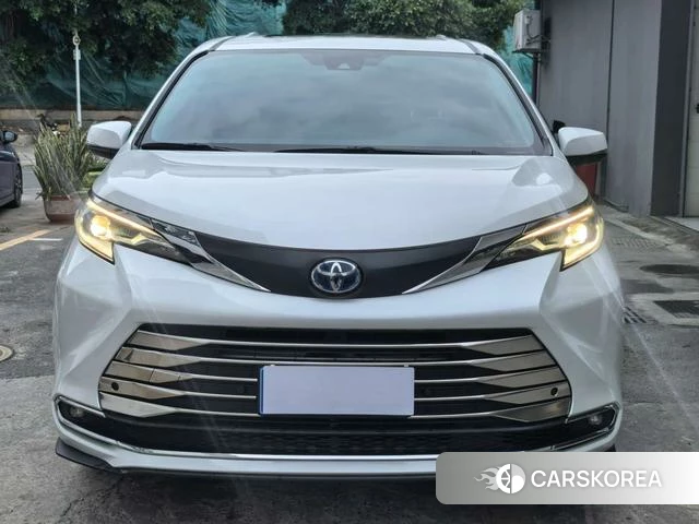 Toyota Saina id 4274595 из Китая 12